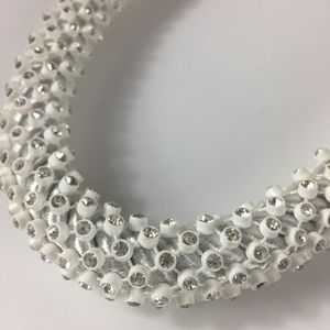 Beautiful white sparkly necklace